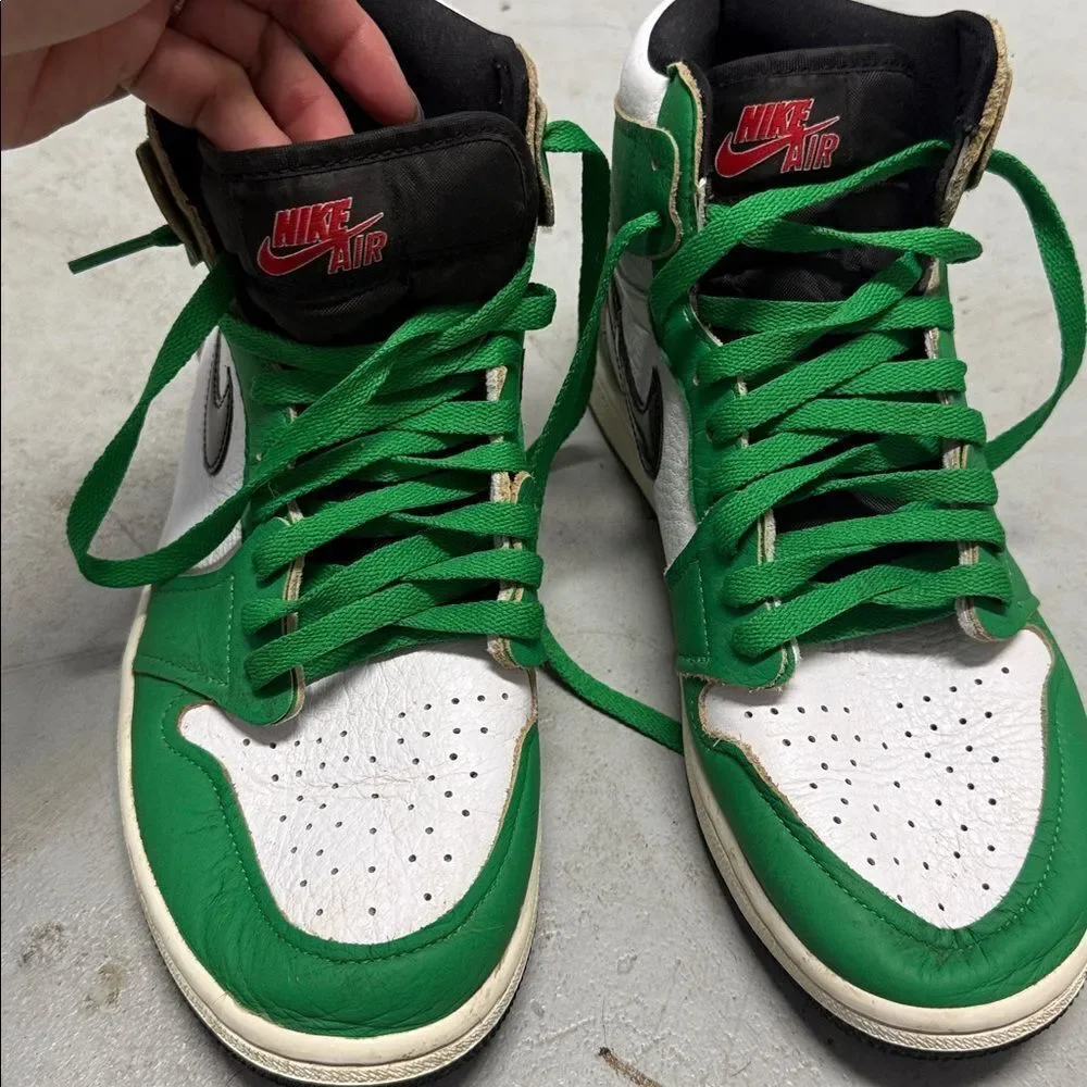 Green and White High-Top Sneakers Womens NIKE Size 10 - Great Condition